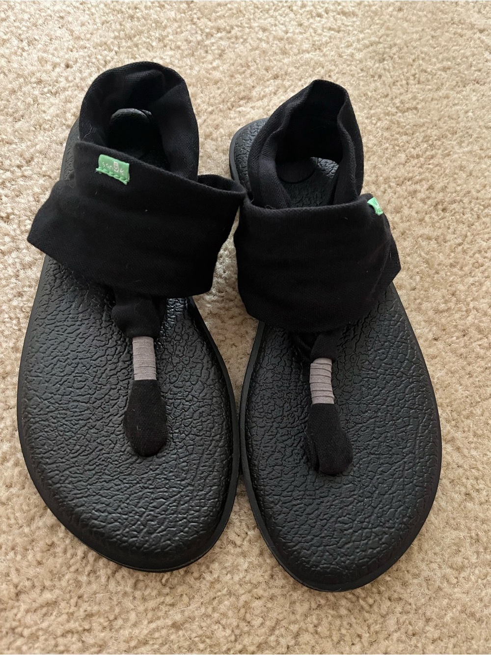 Sanuk Black Slip-On Yoga mat Sling Sandals
